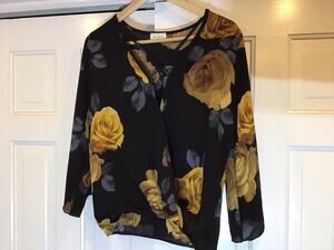 Free Kisses Black Floral Women 3/4 Sleeve Boho Top Sz M Office Coastal Cowgirl